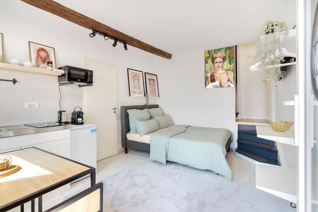 נויוויד Tiny Apartment With Spacious Terrace On The Rhine מראה חיצוני תמונה